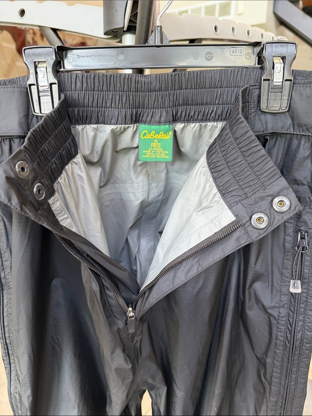 Cabela's Black Nylon Shell Rain pants with side zippers size M - Picture 2 of 6